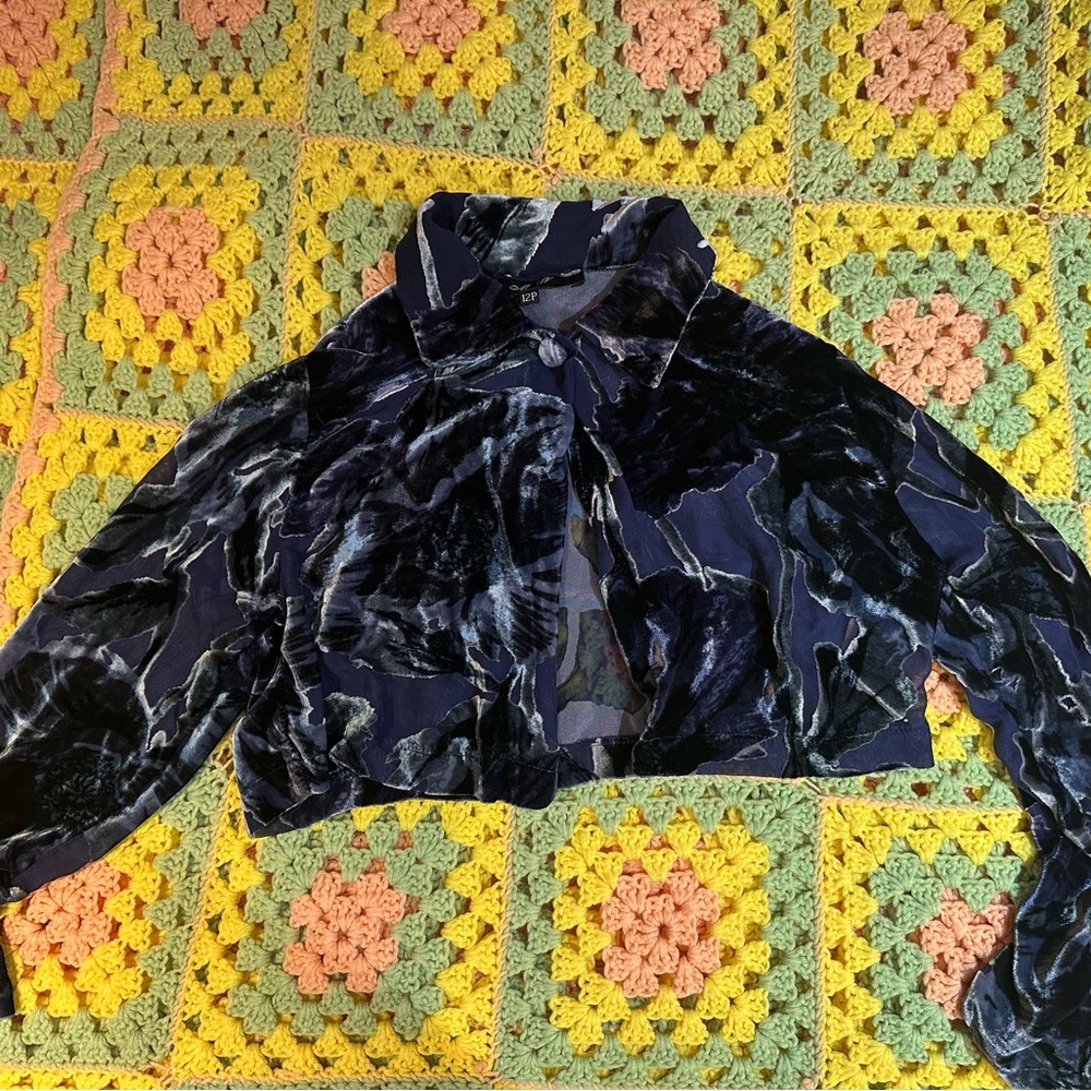 American Vintage Blue and Black Cropped Velvet Button Shirt
